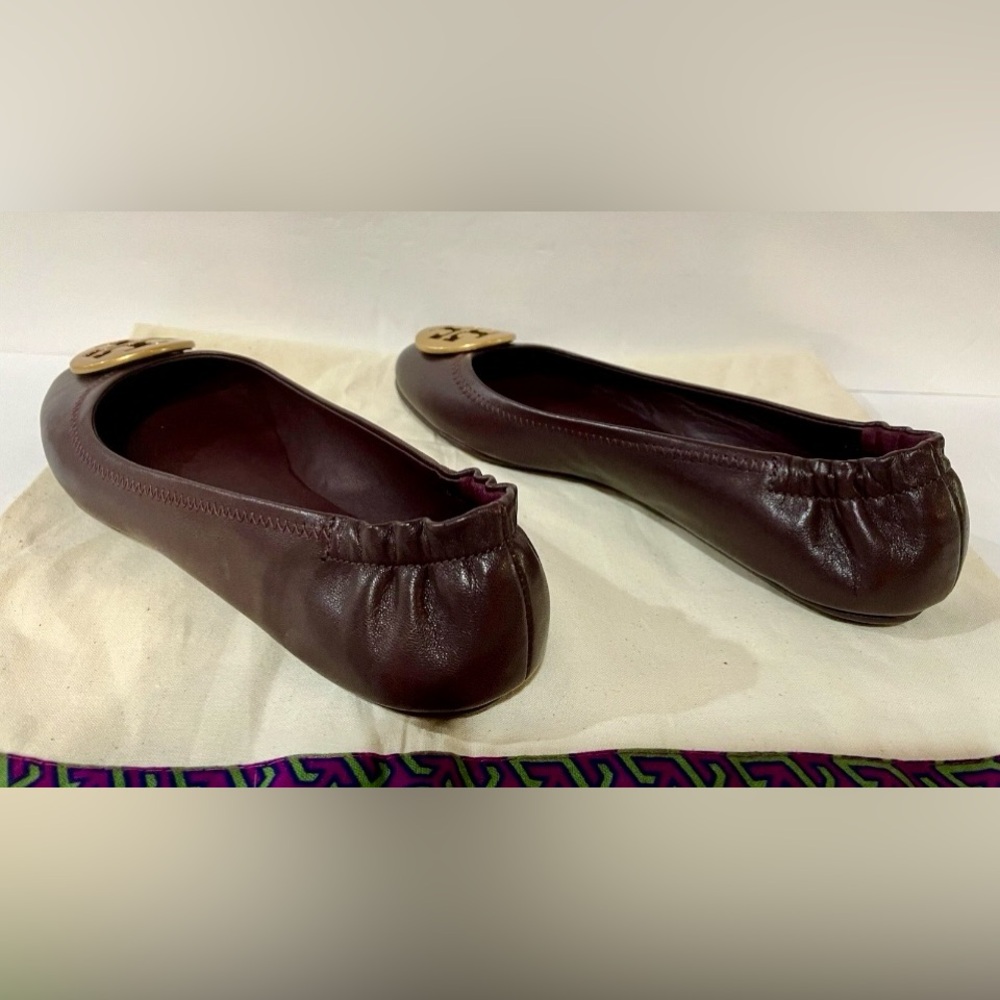Tory Burch Women's Burgundy  Flats with Gold Emblem. - Picture 7 of 16
